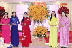 Họp mặt kỷ niệm 96 năm th&agrave;nh lập Hội Li&ecirc;n hiệp Phụ nữ Việt Nam