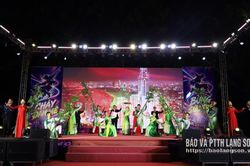 Chương trình biểu diễn nghệ thuật, liên hoan nhảy hiện đại chào mừng kỷ niệm 76 năm Ngày giải phóng Lạng Sơn