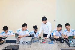 Gi&aacute;o vi&ecirc;n dạy thực h&agrave;nh nghề c&oacute; thể được cấp chứng chỉ qua đ&aacute;nh gi&aacute; trực tiếp