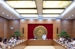 Th&aacute;o gỡ 'n&uacute;t thắt' hạ tầng văn h&oacute;a, gi&aacute;o dục v&ugrave;ng đồng b&agrave;o d&acirc;n tộc thiểu số