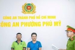 Bắt khẩn cấp 2 t&agrave;i xế xe đầu k&eacute;o đ&aacute;nh nhau tr&ecirc;n Quốc lộ 51