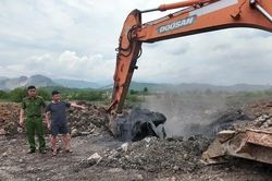 Truy qu&eacute;t những 'b&atilde;i ch&ocirc;n' chất thải c&ocirc;ng nghiệp