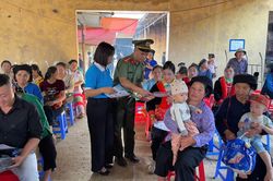 Phiên chợ truyền thông về pháp luật tại xã Sơn Lộ
