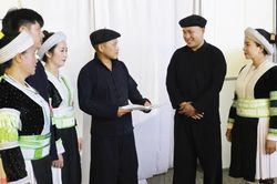 Bền bỉ đổi thay nếp nghĩ, c&aacute;ch l&agrave;m, từng bước x&oacute;a bỏ hủ tục