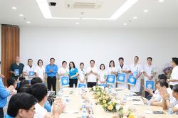 Khi C&ocirc;ng đo&agrave;n chăm lo tốt, người lao động sẽ coi cơ quan l&agrave; nh&agrave; v&agrave; dốc l&ograve;ng v&igrave; nhiệm vụ