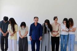 Ph&aacute; đường d&acirc;y sản xuất, bu&ocirc;n b&aacute;n thuốc đ&ocirc;ng y giả quy m&ocirc; lớn, m&oacute;c nối c&aacute;c KOL để b&aacute;n tr&ecirc;n mạng