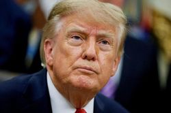 Ông Trump miễn áp dụng lệnh trừng phạt liên quan năng lượng Nga, gây phản ứng