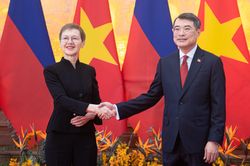 Thủ tướng L&ecirc; Minh Hưng chủ tr&igrave; lễ đ&oacute;n Thủ tướng Liechtenstein Brigitte Haas