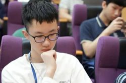 Ch&acirc;n dung thần đồng 13 tuổi được v&iacute; như Elon Musk tương lai