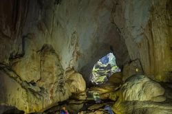 Tour th&aacute;m hiểm hang Sơn Đo&ograve;ng bị giả mạo, nh&agrave; tổ chức n&oacute;i g&igrave;?