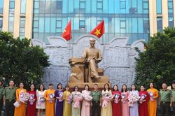 T&ocirc;n vinh đ&oacute;ng g&oacute;p của nữ c&aacute;n bộ, chiến sĩ Ph&ograve;ng Viễn th&ocirc;ng, tin học v&agrave; cơ yếu nh&acirc;n ng&agrave;y 20/10