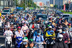 TP.HCM: Trường Chinh vẫn ùn tắc sau điều chỉnh phân làn linh hoạt