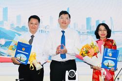 Chủ tịch TP.HCM điều động, bổ nhiệm nhiều cán bộ chủ chốt