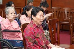 Chăm sóc tinh thần người bệnh bằng âm nhạc