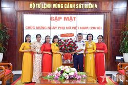 Bộ tư lệnh Vùng Cảnh sát biển 4 gặp mặt chúc mừng Ngày Phụ nữ Việt Nam