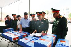 Qu&acirc;n khu 3 tham quan, r&uacute;t kinh nghiệm về tổ chức v&agrave; hoạt động của ban CHQS x&atilde; ở Hưng Y&ecirc;n