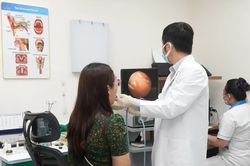 Ho kéo dài, đi khám tai mũi họng phát hiện ung thư phổi
