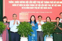 Phó Bí thư Thành ủy TPHCM Nguyễn Phước Lộc thăm, chúc mừng Hội Liên hiệp Phụ nữ TPHCM