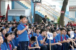 Truyền cảm hứng về kh&aacute;t vọng sống đẹp v&agrave; sự ki&ecirc;n tr&igrave; cho học sinh