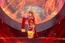 Ca nghệ sĩ Thy Nhung: Lan tỏa gi&aacute; trị nghệ thuật truyền thống tr&ecirc;n s&acirc;n khấu hoa hậu