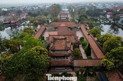 B&ecirc;n trong bảo vật quốc gia gần 400 năm tuổi ở Hưng Y&ecirc;n