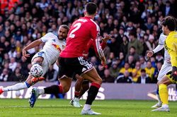 MU lực bất t&ograve;ng t&acirc;m trước Leeds: 'Quỷ đỏ' k&eacute;m nhất lịch sử