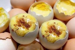 Luộc trứng vữa bao nhiêu phút? Cách luộc trứng vữa ngon, không bị vỡ