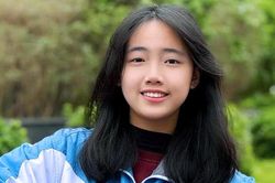 Nữ sinh duy nhất thi Olympic Toán 2025 được GS Ngô Bảo Châu trao học bổng