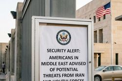 Mỹ cảnh b&aacute;o c&ocirc;ng d&acirc;n ở Trung Đ&ocirc;ng, Iran n&oacute;i 'c&ograve;n việc chưa xong' với Israel