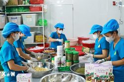 Ph&aacute;t huy vai tr&ograve; phụ nữ trong n&ocirc;ng nghiệp c&ocirc;ng nghệ cao gắn với tăng trưởng xanh