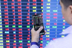 VN-Index chưa tho&aacute;t đ&agrave; giảm, chuy&ecirc;n gia khuyến nghị hạ đ&ograve;n bẩy