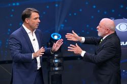 Hai ứng cử viên Tổng thống Brazil tranh luận trên truyền hình trước vòng hai