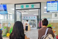 Người Trung Quốc d&agrave;nh tỷ trọng thu nhập cho y tế gần ngang người Mỹ