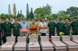 Đưa h&agrave;i cốt liệt sĩ về qu&ecirc; mẹ