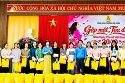 Công đoàn phường Liên Chiểu trao 101 suất quà cho lao động khó khăn