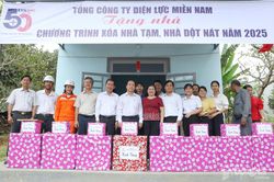 Chung tay giúp đỡ người nghèo
