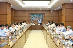 Ho&agrave;n thiện Luật Đấu gi&aacute; t&agrave;i sản, ngăn chặn t&igrave;nh trạng th&ocirc;ng đồng, bỏ cọc