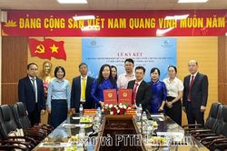 Lễ k&yacute; kết Chương tr&igrave;nh phối hợp giữa Ng&acirc;n h&agrave;ng Nh&agrave; nước Việt Nam v&agrave; Trung ương Hội Li&ecirc;n hiệp Phụ nữ Việt Nam