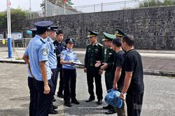 Đồn Biên phòng Bản Máy trao trả 2 công dân Trung Quốc nhập cảnh trái phép