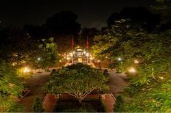 Thắp sáng tình yêu Quốc Học - Huế