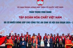 Vinachem được vinh danh tại Th&aacute;ng cao điểm 'V&igrave; người ngh&egrave;o' 2026