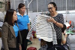Bà chủ HTX đan len ở Bảo Lộc và hành trình đổi đời