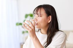 9 thức uống buổi s&aacute;ng gi&uacute;p bạn tỉnh t&aacute;o v&agrave; gi&agrave;u năng lượng hơn