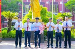 Huế thưởng 150 triệu đồng cho nam sinh đoạt Huy chương Bạc Olympic Vật l&yacute; quốc tế Al-Fergani