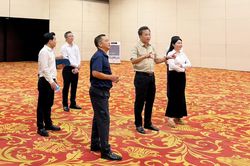 Tổng Kiểm to&aacute;n nh&agrave; nước Nguyễn Hữu Nghĩa kiểm tra địa điểm tổ chức Hội thảo quốc tế