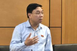 ĐBQH: Muốn nhận người neo đơn làm cha mẹ nuôi để chăm sóc, luật chưa cho phép