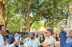 H&agrave; Nội triển khai ph&aacute;t triển du lịch trở th&agrave;nh ng&agrave;nh kinh tế mũi nhọn trong kỷ nguy&ecirc;n mới