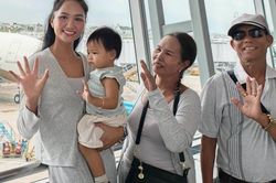 Bố mẹ đẻ H'Hen Niê có chuyến đi Châu Âu đầu tiên trong đời