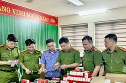 Siết kiểm tra h&agrave;ng giả trong lĩnh vực y tế tr&ecirc;n cả thị trường v&agrave; s&agrave;n thương mại điện tử