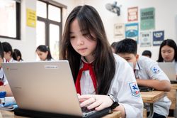 Học sinh lớp 6-12 c&oacute; thể kiểm tra cuối kỳ tr&ecirc;n m&aacute;y t&iacute;nh